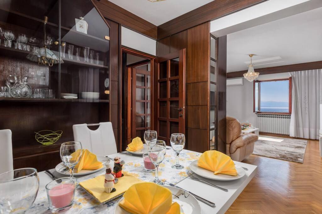 Deluxe Apartment Ana 100 M From The Beach Опатия Екстериор снимка