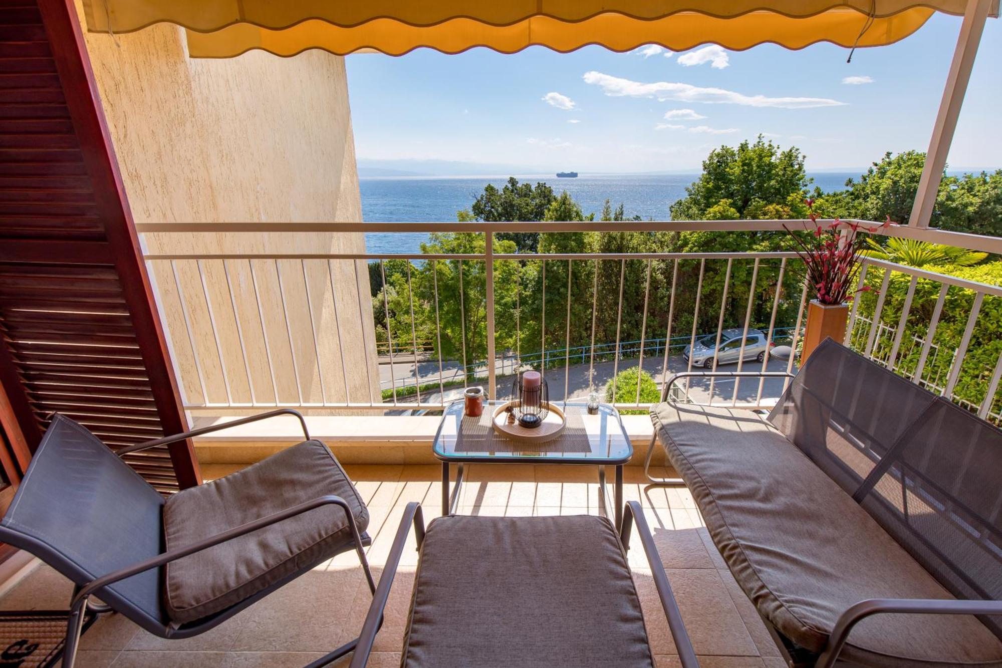 Deluxe Apartment Ana 100 M From The Beach Опатия Екстериор снимка
